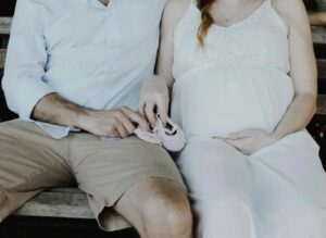 Una donna abbandonò un neonato sulla porta di un orfanotrofio nel freddo pungente. Ma dopo un po'...