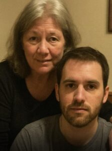 Il mio patrigno disse a mia madre che non aveva più bisogno di vestiti belli – Fu il suo errore più grande.