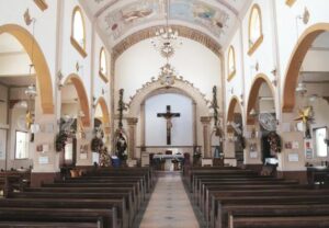 Ero l’unica a non essere stata invitata al matrimonio della mia migliore amica — Quando mi sono imbucata, ho scoperto una verità scioccante.
