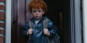 Ogni giorno, un bambino seppelliva qualcosa dietro la scuola. Ma ciò che è stato scoperto in seguito era molto più spaventoso di qualsiasi supposizione.