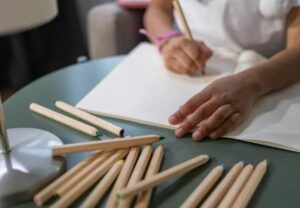 Mio padre ha invitato me e mio fratello al suo matrimonio con la donna con cui ha tradito nostra madre – Non aveva idea che se ne sarebbe pentito presto.