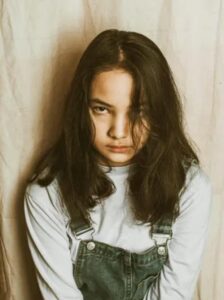 La mia amica di sempre ha approfittato di me per anni, e io gliel’ho permesso, finché un giorno la mia capo non mi ha chiamata nel suo ufficio.