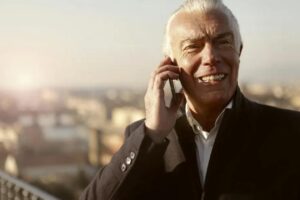 Mio figlio mi ha abbandonata per andare a vivere con suo padre e la sua ricca matrigna — Quattro anni dopo, ha bussato alla mia porta implorando aiuto.