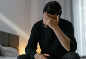 Mio marito si è rifiutato di pagare metà del conto ospedaliero da 9.000 dollari dopo il parto — così gli ho dato una lezione che non dimenticherà.