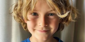 Mia suocera ha chiamato i miei figli “nipoti finti” perché sono adottati — ma il karma le ha fatto rimangiare tutto.