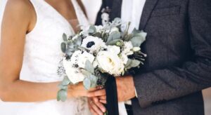 “Ho Gridato ‘Non Ce La Faccio!’ al Mio Matrimonio Quando il Testimone Mi Mandò Messaggi Scioccanti la Notte Prima”
