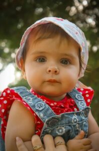 Mia figlia e il suo fidanzato mi hanno lasciato la sua bambina di sei mesi — poi sono spariti