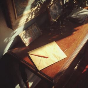 Mio padre mi ha cresciuta da solo dopo che mia madre se n’è andata, ma 15 anni dopo lei mi ha scritto: «Sono pronta a dirti la verità»