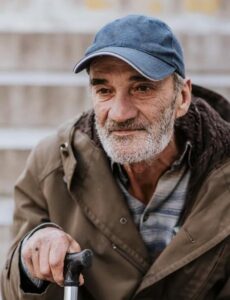 Mio padre ha mandato me e le mie tre sorelle a vivere con la nonna perché “voleva un figlio maschio” – anni dopo gli ho fatto rimpiangere quella scelta come mai si sarebbe aspettato.