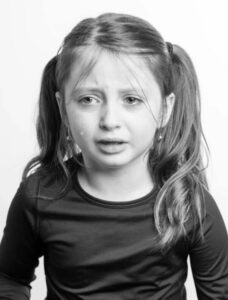 «Grazie per il rene di mia figlia», disse con voce tremante entrando nella stanza. Ma appena vide il suo volto, la stanza parve girargli intorno. Non poteva essere un caso.
