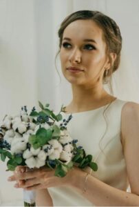 Minuti prima del mio matrimonio, ho ricevuto un messaggio agghiacciante: «Di' di no all'altare, o non rivedrai mai più il tuo fidanzato.»