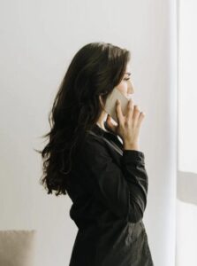Mia sorella minore chiese ai nostri genitori di trasferirsi per aiutarla mentre era malata — ma poi venne fuori una verità terribile.