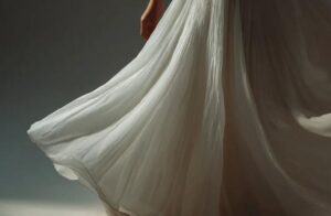 Mia madre mi disse di non indossare il mio abito da sposa perché “sarebbe stato troppo bello rispetto a quello di mia sorella” – al mio stesso matrimonio.