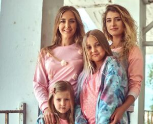 Mio padre ha mandato me e le mie tre sorelle a vivere con la nonna perché “voleva un figlio maschio” – anni dopo gli ho fatto rimpiangere quella scelta come mai si sarebbe aspettato.