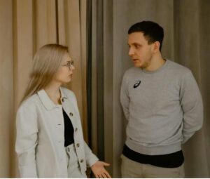 "Mio marito si è rifiutato di comprare un nuovo aspirapolvere dicendo che potevo spazzare io, tanto ero solo in maternità – così gli ho insegnato una lezione che non dimenticherà mai."