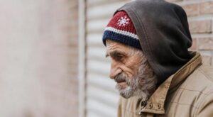 Abbiamo accolto un senzatetto per l’inverno – ma il pacchetto che ha lasciato prima di andarsene ci ha spezzato il cuore