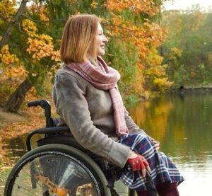 Mio marito mi ha lasciata dopo aver causato la mia disabilità – Due anni dopo, è tornato in ginocchio implorando il mio perdono