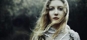 Una donna salva uno sconosciuto dal fiume e non immaginava che il destino avrebbe preso una tale svolta...