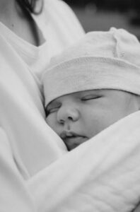 Ho Cresciuto Mio Nipote Come un Figlio per 15 Anni — Poi Ha Scelto Sua Madre per una Macchina