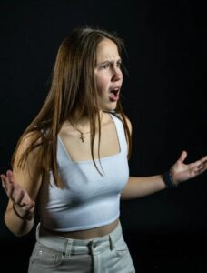 Ho Cresciuto Mio Nipote Come un Figlio per 15 Anni — Poi Ha Scelto Sua Madre per una Macchina