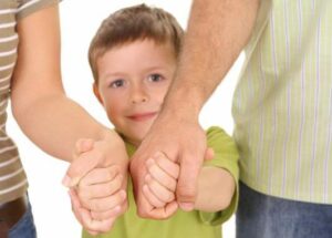 Mia figlia mi ha proibito di vedere mio nipote perché suo marito non vuole “l’influenza di una mamma single” in casa loro