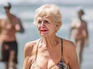 Donne, non siate troppo curvy, non mostrate gli anni che avete, non divertitevi troppo, non osate indossare un bikini.