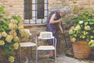 Un uomo ricco e tirchio deride la povera domestica che chiede 20 dollari, fino al giorno in cui vede le sue ricevute…