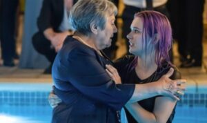“La telefonata disperata di mia figlia durante la tempesta: ‘Mamma… sto congelando… per favore aiutami… aiuta il mio bambino.’ ‘Dove sei?’ implorai.”