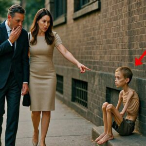 «Somiglia al tuo figlio scomparso», mi sussurrò la mia fidanzata — e quello che accadde subito dopo lasciò l’intera strada senza fiato.
