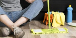 Una piccola bambina, mal vestita, si fece strada in mezzo alla folla in tribunale e disse a un giudice che non camminava da anni: «Se lasci che mio papà torni a casa, prometto che ti guarirò le gambe».