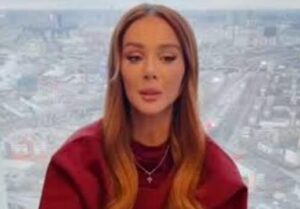 Mi hanno buttata in strada dopo la morte di mio marito — ma non immaginavano il mio segreto da 2,8 miliardi di euro