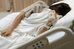 Come una giovane infermiera di 24 anni ha realizzato l’ultimo desiderio di un miliardario di 85 anni prima della sua morte