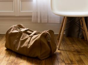 La mamma della mia ragazza ha danneggiato la mia gamba protesica da 7.000 dollari perché sua figlia era arrabbiata che non l’avessi portata in viaggio – Un errore fatale