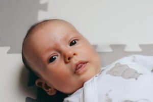 A 55 anni sono diventata di nuovo mamma e pensavo che i miei figli adulti sarebbero stati felici per me. Invece di congratularsi, hanno iniziato a giudicarmi: così ho dovuto dare loro una lezione…