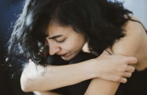 Mio marito disoccupato ha preso in segreto i soldi dell’affitto da mia sorella disabile che vive con noi – un errore fatale