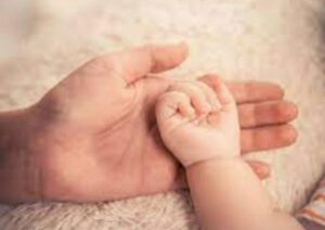 Sono diventata madre surrogata per mia sorella e suo marito – e quando hanno visto il bambino, hanno urlato: «Non è il bambino che stavamo aspettando!»
