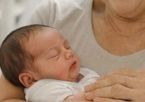 A 55 anni sono diventata di nuovo mamma e pensavo che i miei figli adulti sarebbero stati felici per me. Invece di congratularsi, hanno iniziato a giudicarmi: così ho dovuto dare loro una lezione…