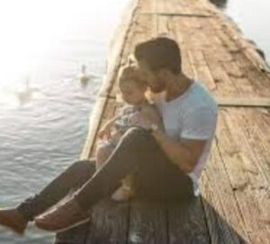 Un povero padre single è entrato in un negozio di lusso — Tutti hanno riso finché il proprietario non è uscito...Il Papà Sconosciuto nel Negozio di Lusso – Quando la Gentilezza Cambia Tutto