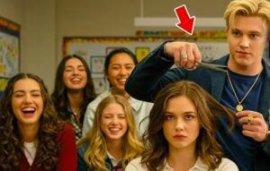 I bulli tagliarono i capelli alla nuova ragazza in classe — ma ciò che accadde dopo lasciò tutti senza parole...