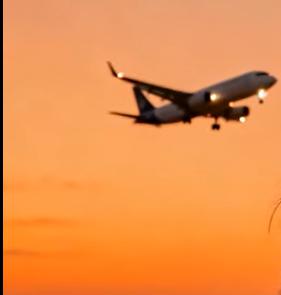 Mia madre mi abbandonò all'aeroporto quando avevo solo otto anni, lasciandomi solo uno zaino per volare con il suo nuovo marito e i suoi figli. Quando tornò, la mia stanza era vuota... e i miei documenti mi aspettavano...