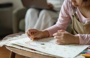 Mia figlia di cinque anni ha disegnato la nostra famiglia e, quando ho visto un bambino che non conoscevo, mi ha risposto: “È il mio nuovo fratellino.”