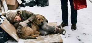 Un CEO single e instancabile scopre una bambina che dorme tra la spazzatura con il suo cane—e la verità che scopre lo sconvolge completamente.