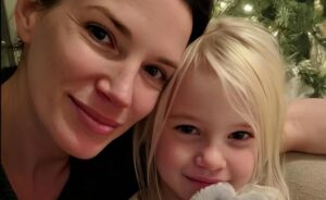 Mio marito chiese il divorzio. E mia figlia di dieci anni chiese al giudice:«Posso mostrarle qualcosa che la mamma non sa, Vostro Onore?»