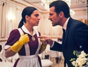 "Quella collana apparteneva alla mia defunta moglie!" urlò il magnate. Ma la risposta della donna delle pulizie zittì tutti...