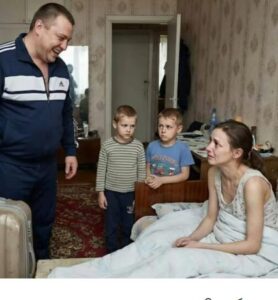 L’uomo stava preparando le valigie per andare dalla sua amante e, rivolgendosi alla moglie malata, disse soltanto: «Sono figli tuoi. Se vuoi, portali pure in un orfanotrofio. A me non importa nulla».