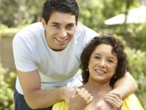 Mio figlio mi ha chiesto di pagare il mutuo, ma ho rifiutato e ho usato i soldi per comprarmi una pelliccia: ecco perché, a 52 anni, ho smesso di essere una mamma "conveniente"