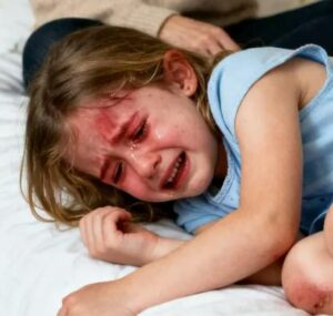 Tornò da casa di suo padre e borbottò: "Non mi è piaciuto il gioco di papà", cosa che sua madre capì pochi istanti dopo e che portò alla chiamata al 911 che cambiò tutto...