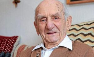 Ho salvato la vita a un senzatetto per strada - Quattro anni dopo si è presentato alla mia porta