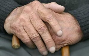 Siamo scesi nella rete fognaria per le acque piovane pensando di dover semplicemente eliminare l’ennesimo intasamento, ma ciò che abbiamo visto all’interno ci ha fatto fuggire via da lì in preda al terrore.