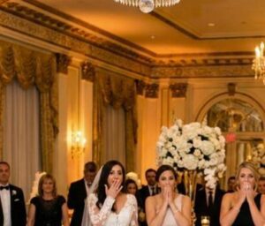 Non ho mai detto ai miei suoceri di aver pagato per il loro sontuoso anniversario di matrimonio d'oro. Mi hanno costretta a servire 500 invitati e si sono presi gioco di mia figlia: "Guarda tua madre. Anche questo è il tuo futuro". La mia bambina è corsa in mio aiuto, rovesciando accidentalmente un vassoio. "Goffa! Hai rovinato il mio vestito firmato!" In quel momento, hanno superato il limite. Due guardie di sicurezza si sono fatte avanti, si sono inchinate al mio comando e tutto è crollato.